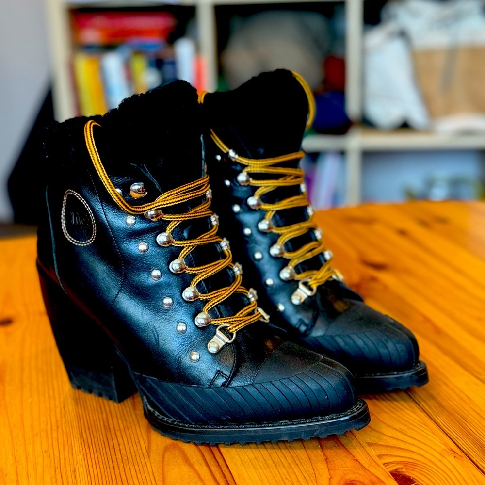 Chloe Rylee Leather And Shearling Boot Authentic - image 1